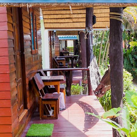 Lanta New Coconut Bungalow Koh Lanta Room photo