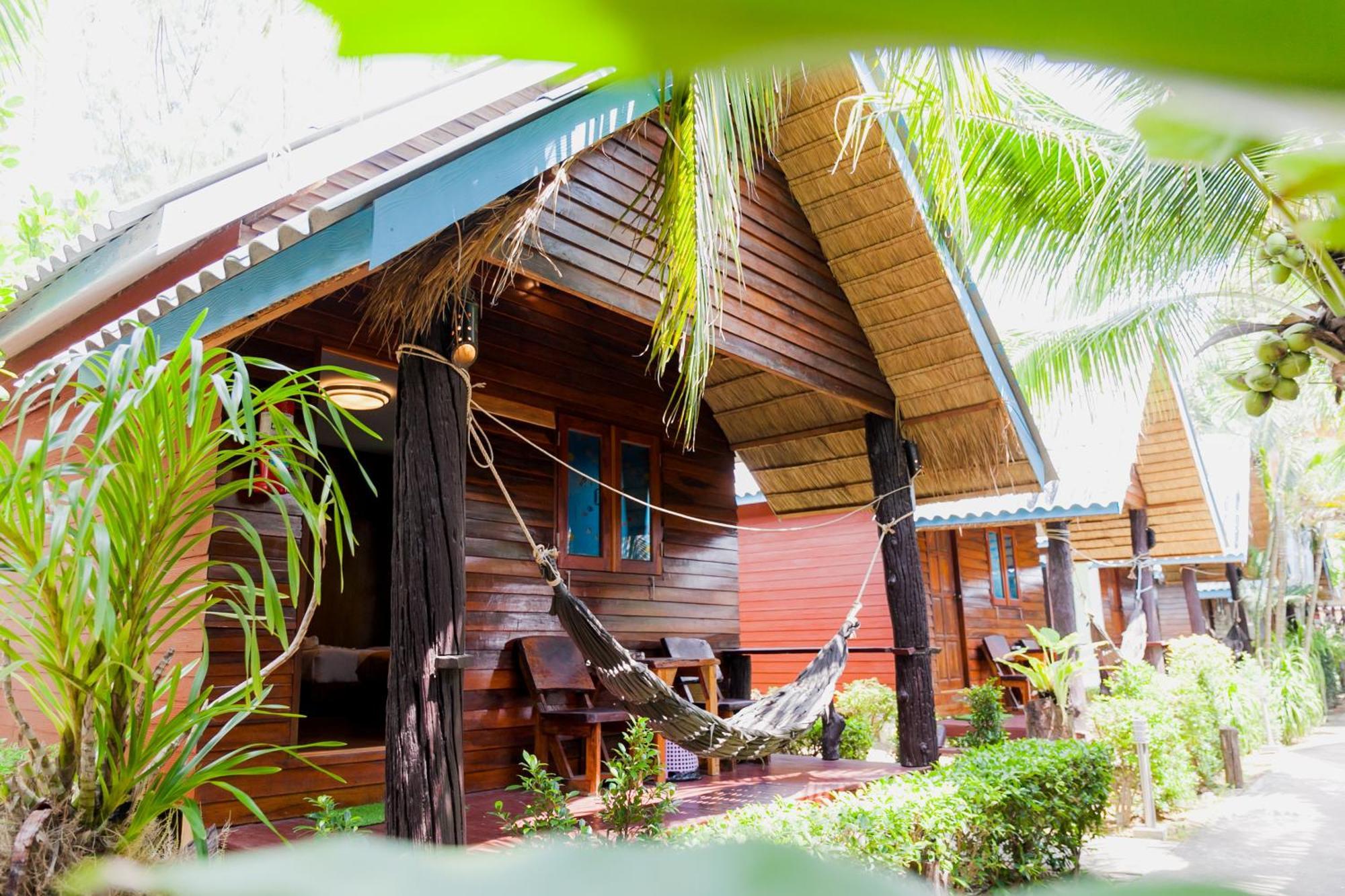 Lanta New Coconut Bungalow Koh Lanta Room photo
