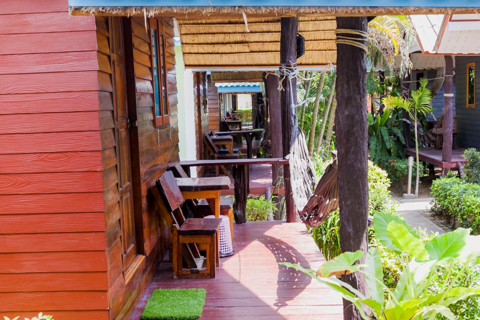 Lanta New Coconut Bungalow Koh Lanta Room photo