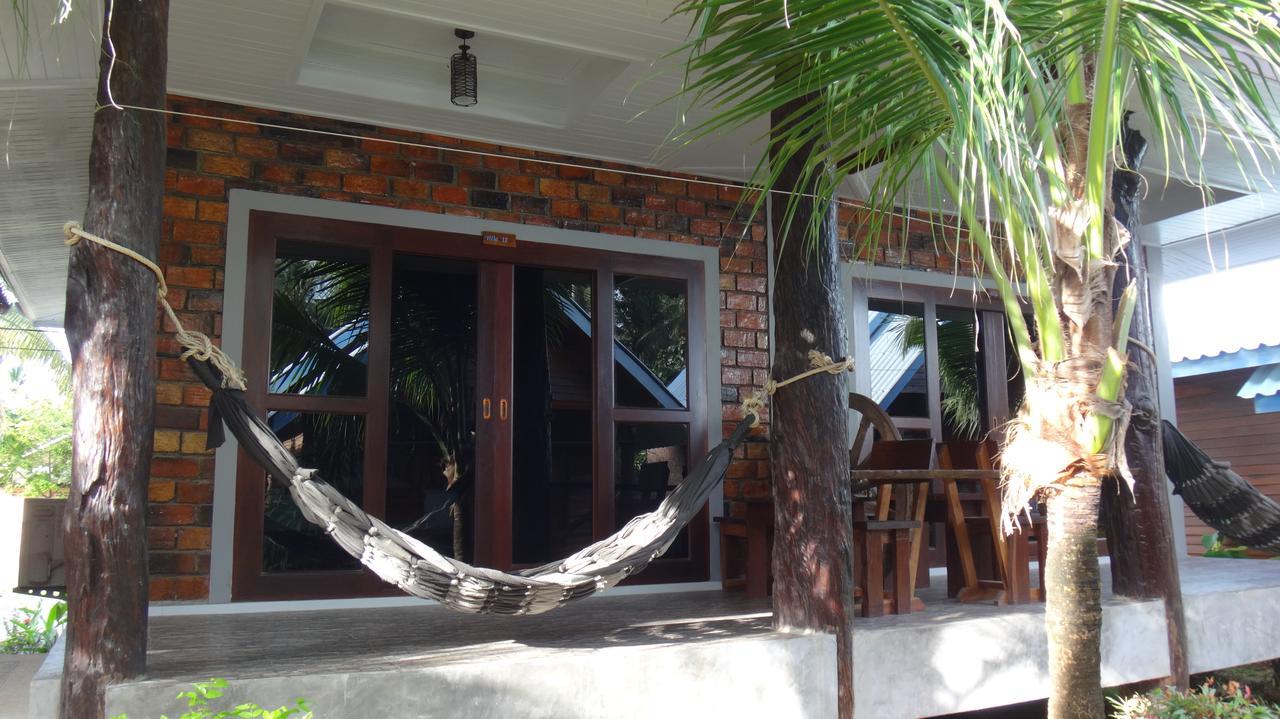 Lanta New Coconut Bungalow Koh Lanta Room photo