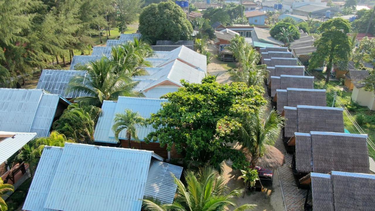 Lanta New Coconut Bungalow Koh Lanta Exterior photo